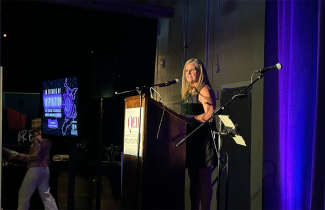 Pro golfer Lorie Kane speaks in support of CO2 laser at PEI Evening of Inspiration.